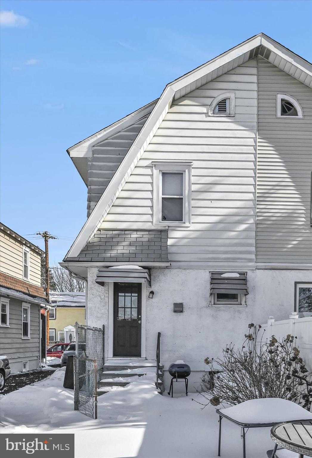 204 E Avon Rd photo 23