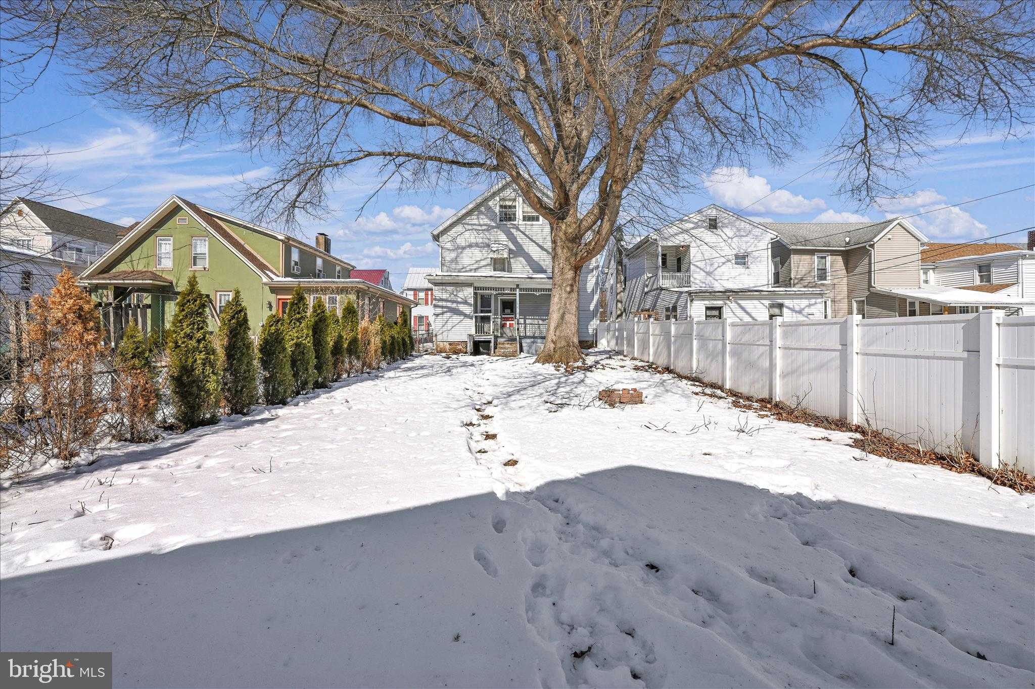 418 North St photo 30