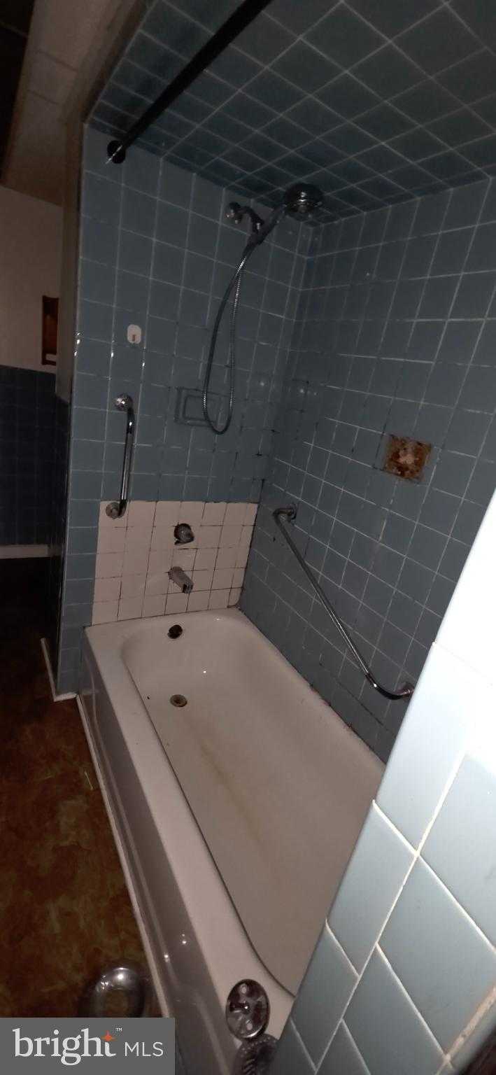 1713 Wolf St photo 7