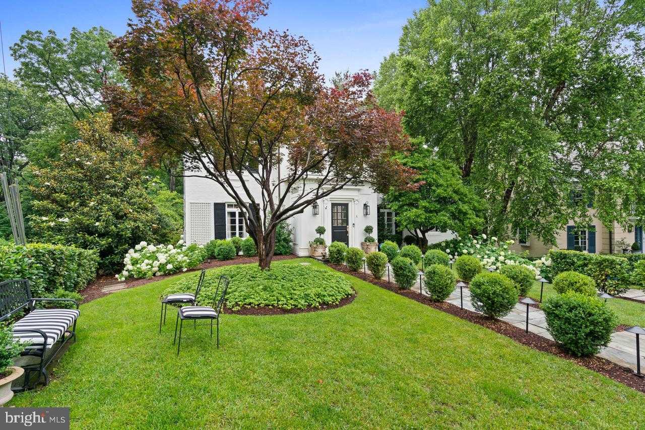 8 Farmington CT photo 2