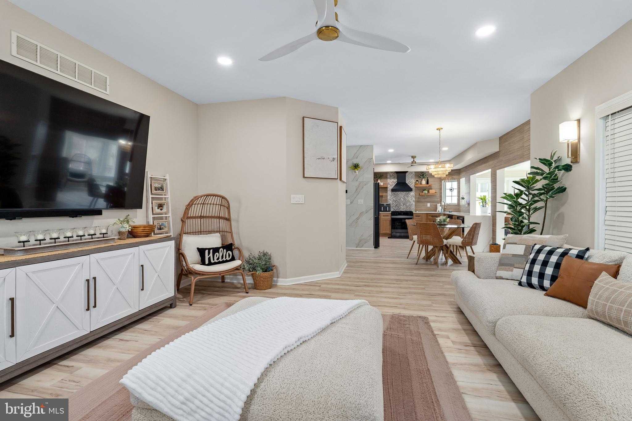 303 Beacon Point Dr photo 18