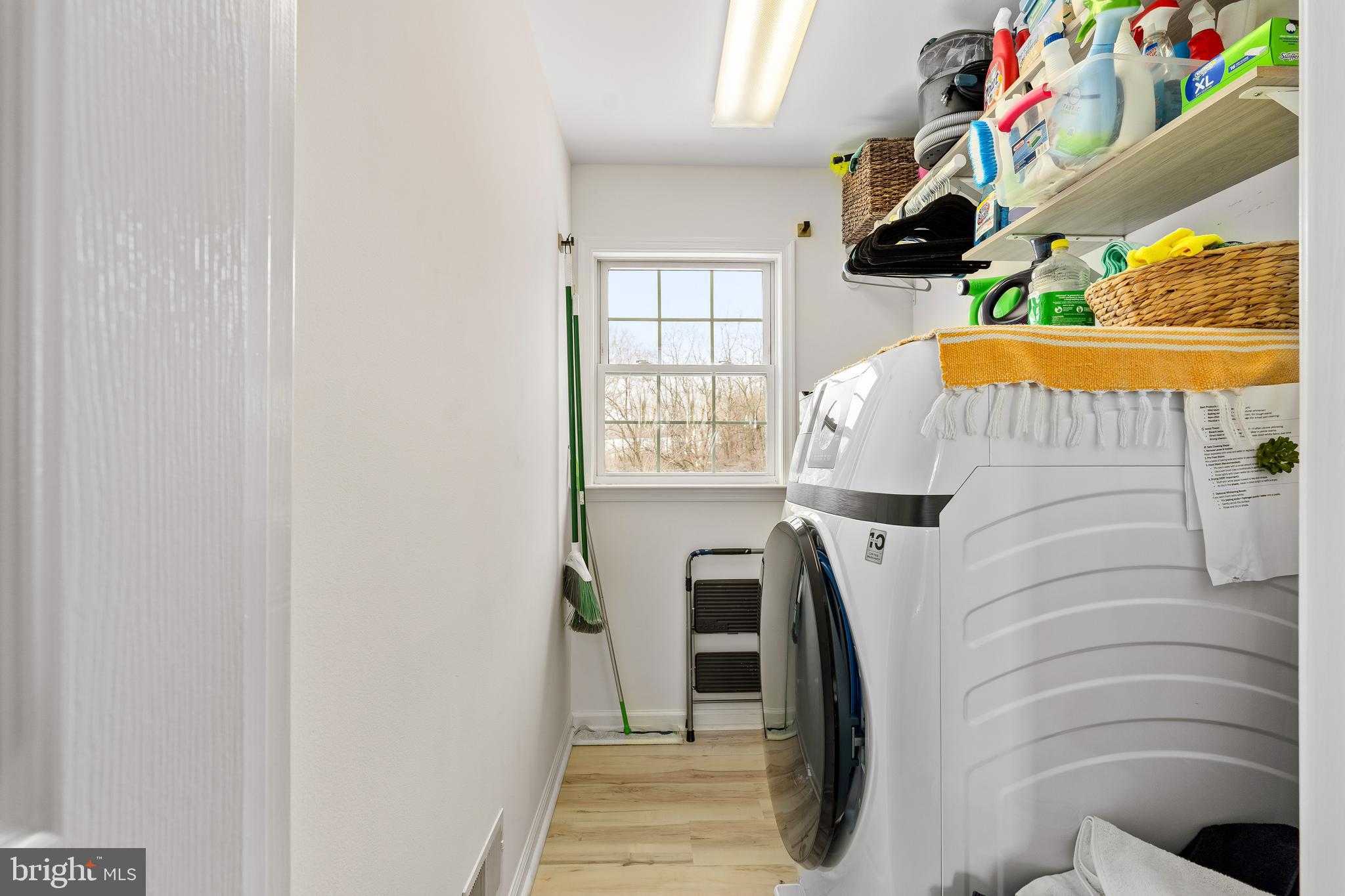 303 Beacon Point Dr photo 32