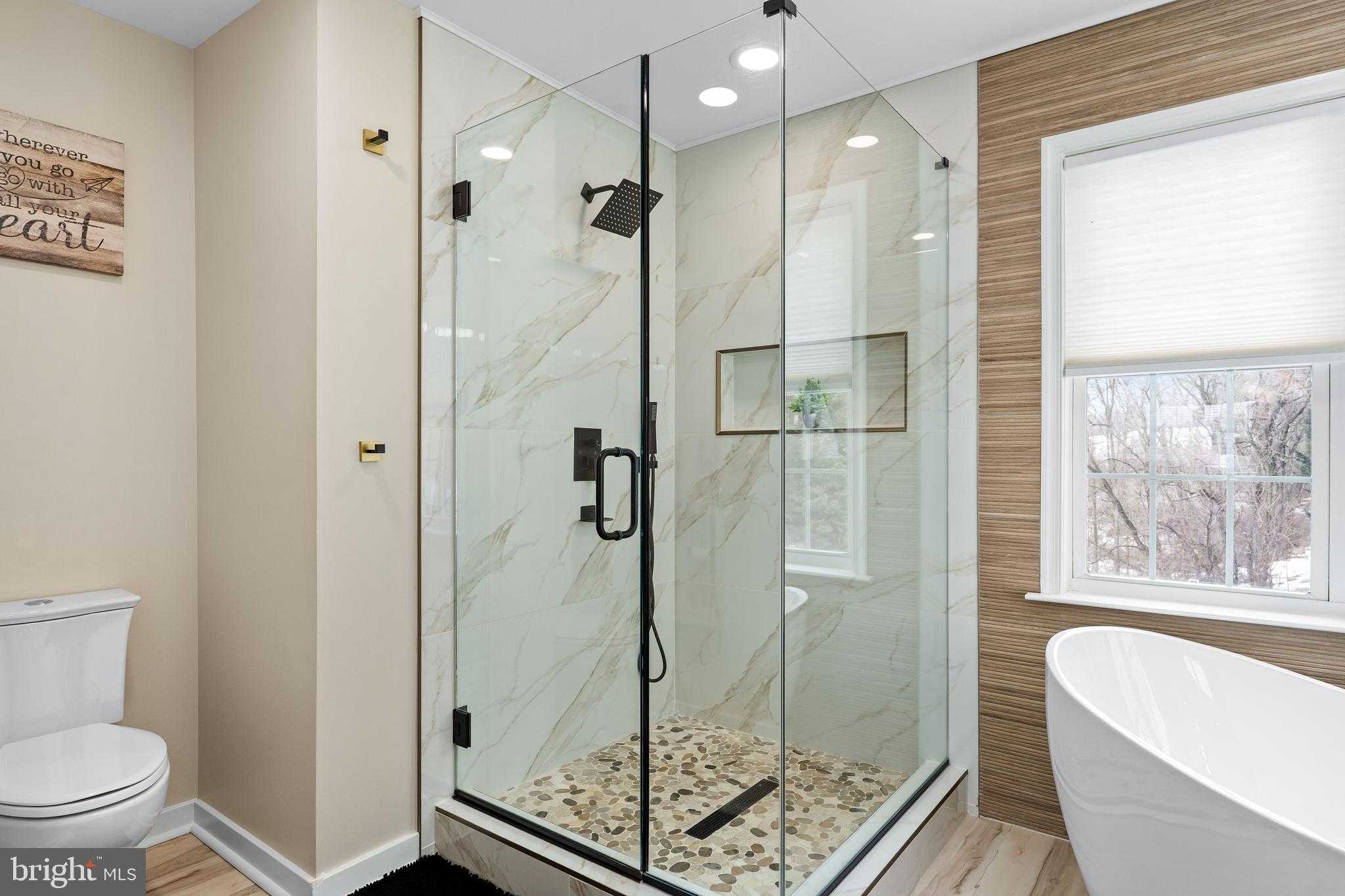 303 Beacon Point Dr photo 38