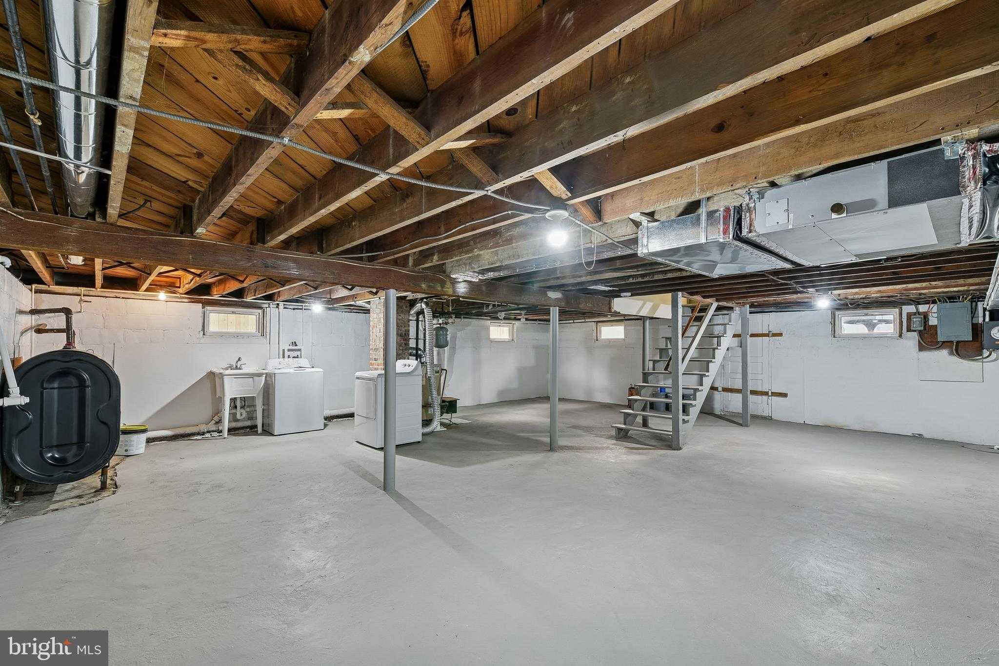 100 Margaret Ave photo 30