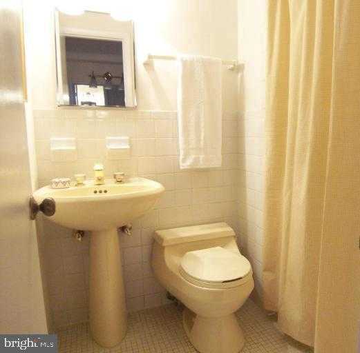 4917 Herkimer St photo 11