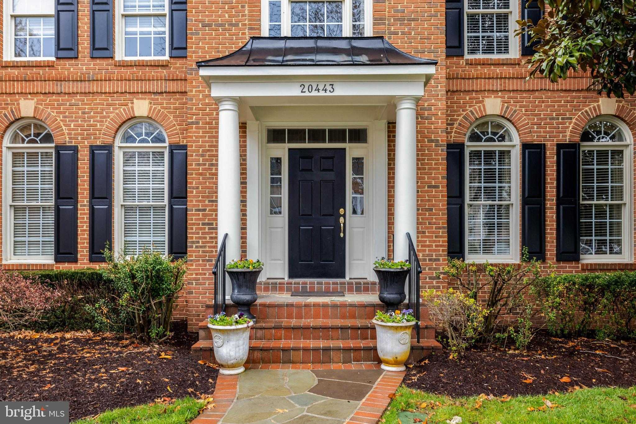 20443 Cliftons Point St photo 3