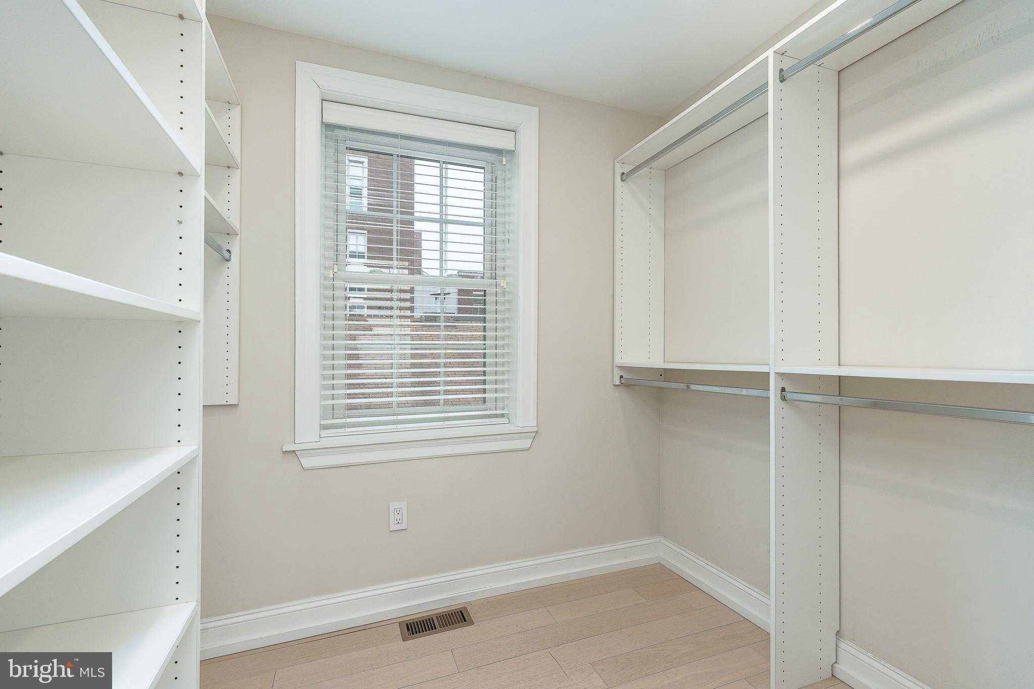 908 Spruce St # 10 photo 26