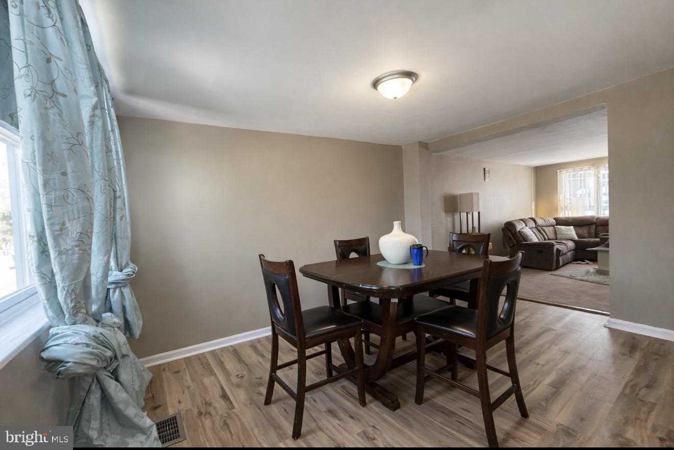 7537 Overbrook Ave photo 6