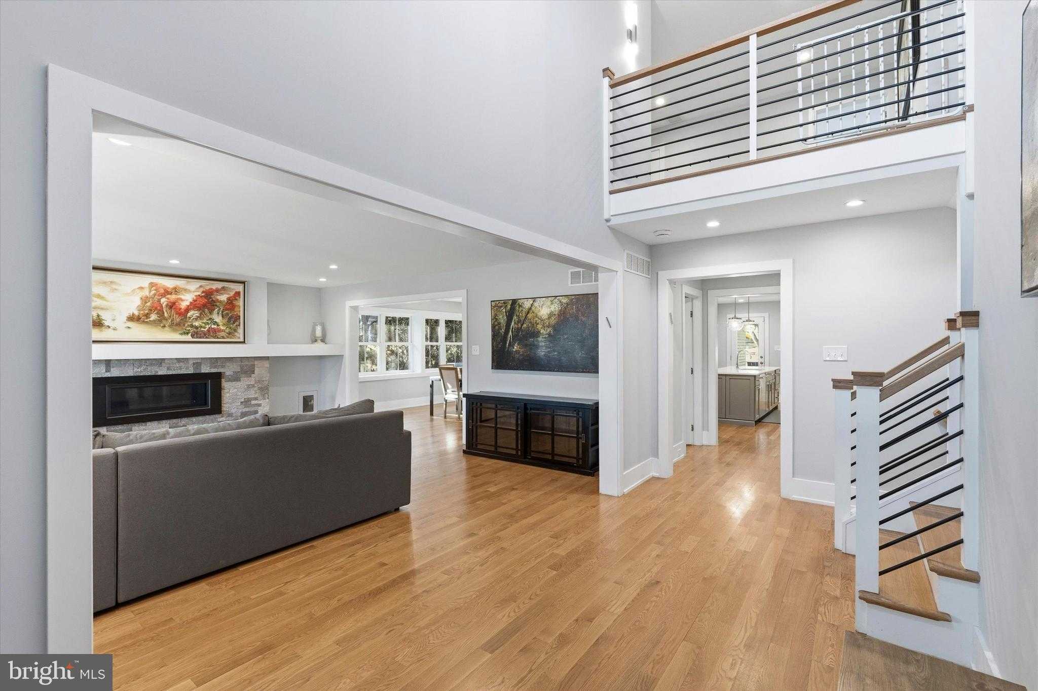 420 Fawn Hill Ln photo 4