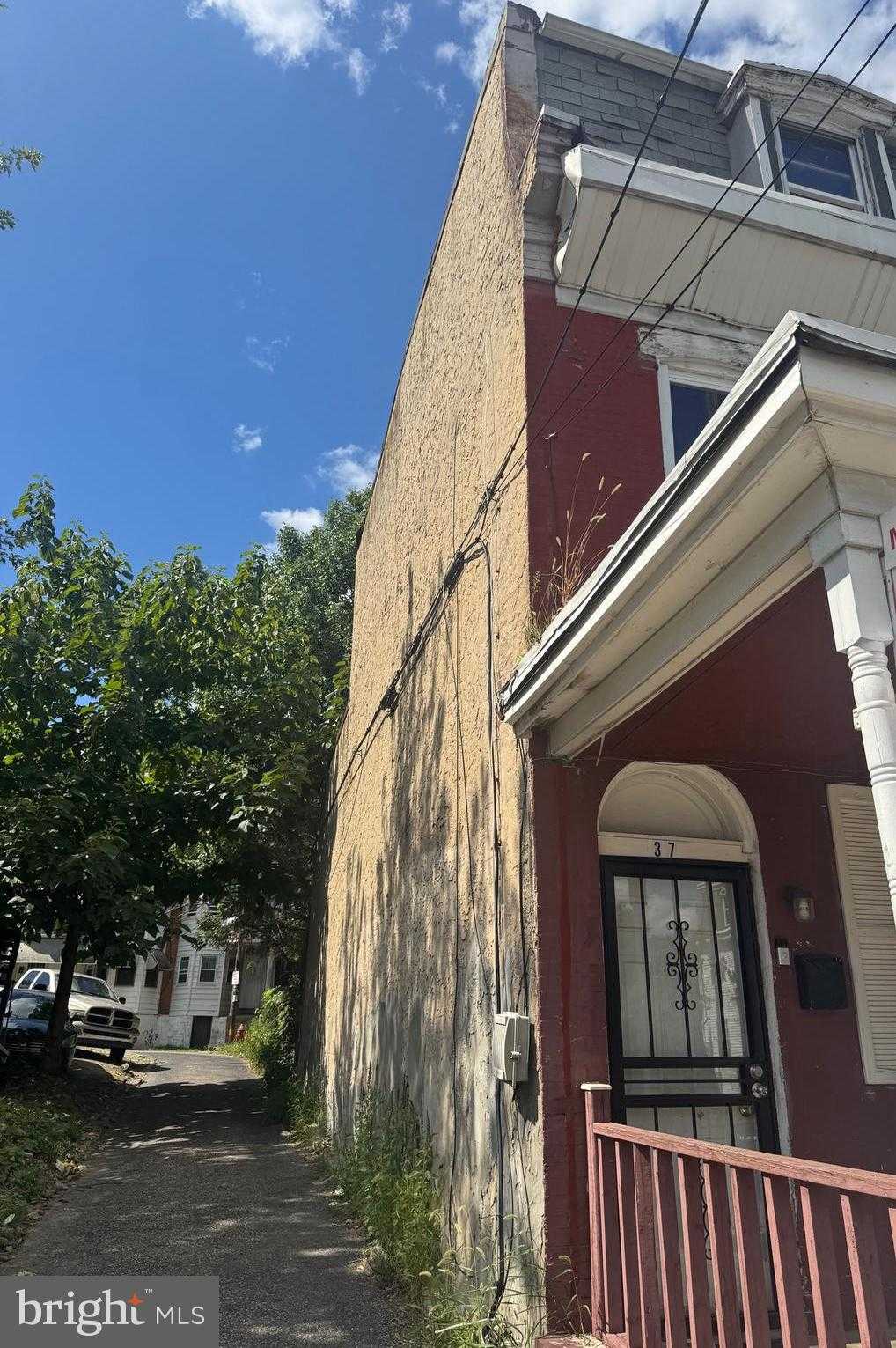 37 W Seymour St photo 2