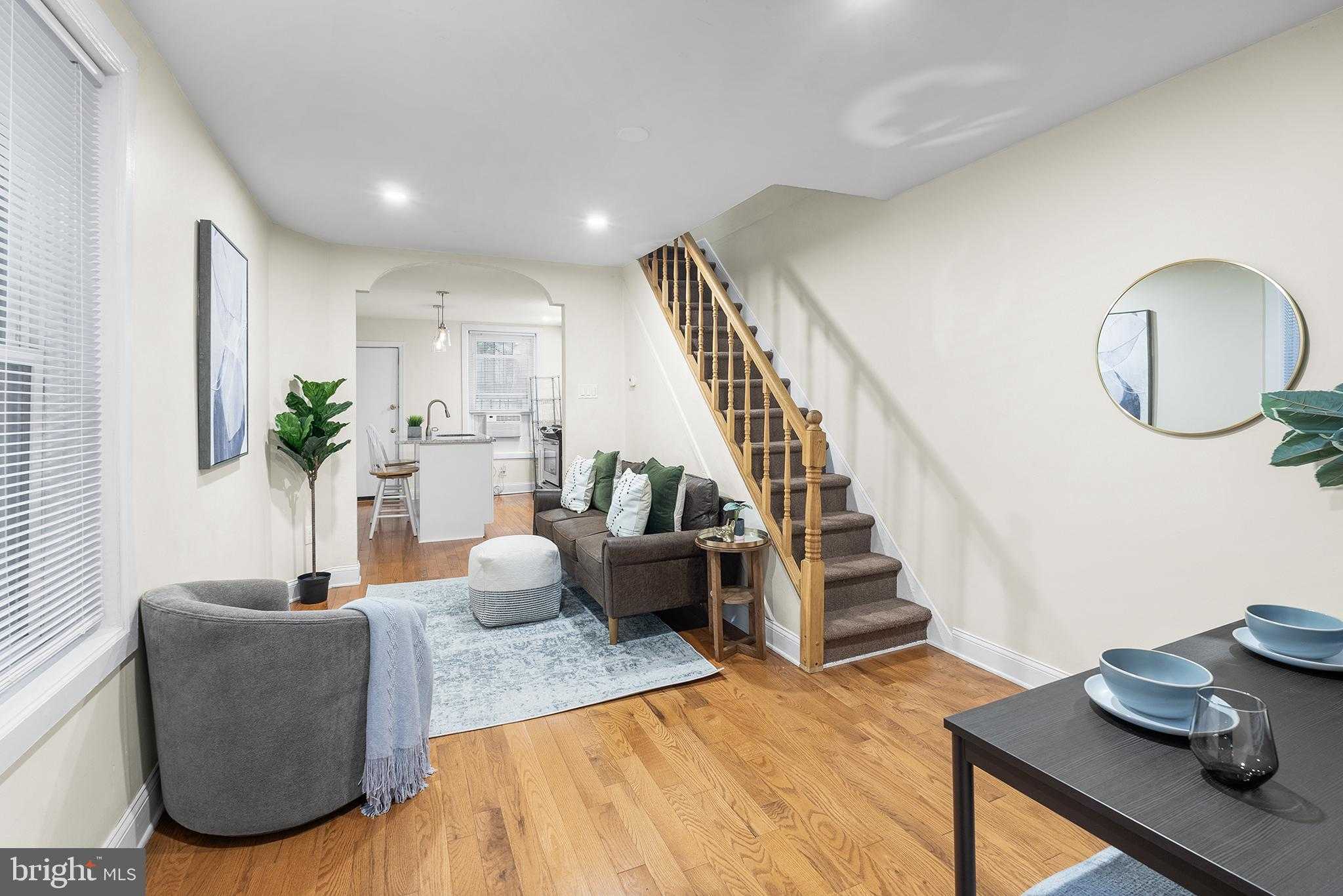 1178 S Darien St photo 4