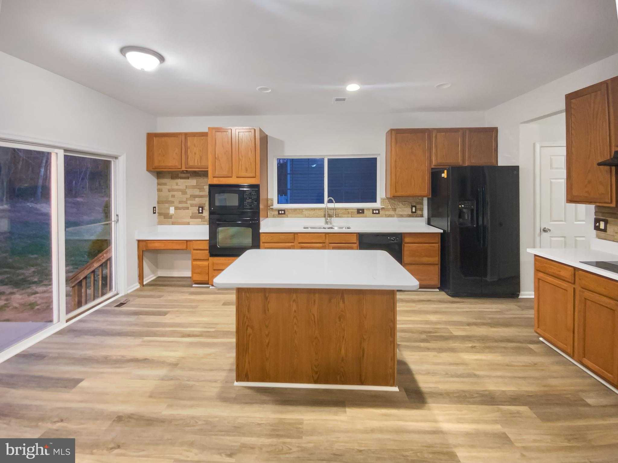 1020 Bakersfield Ln photo 2