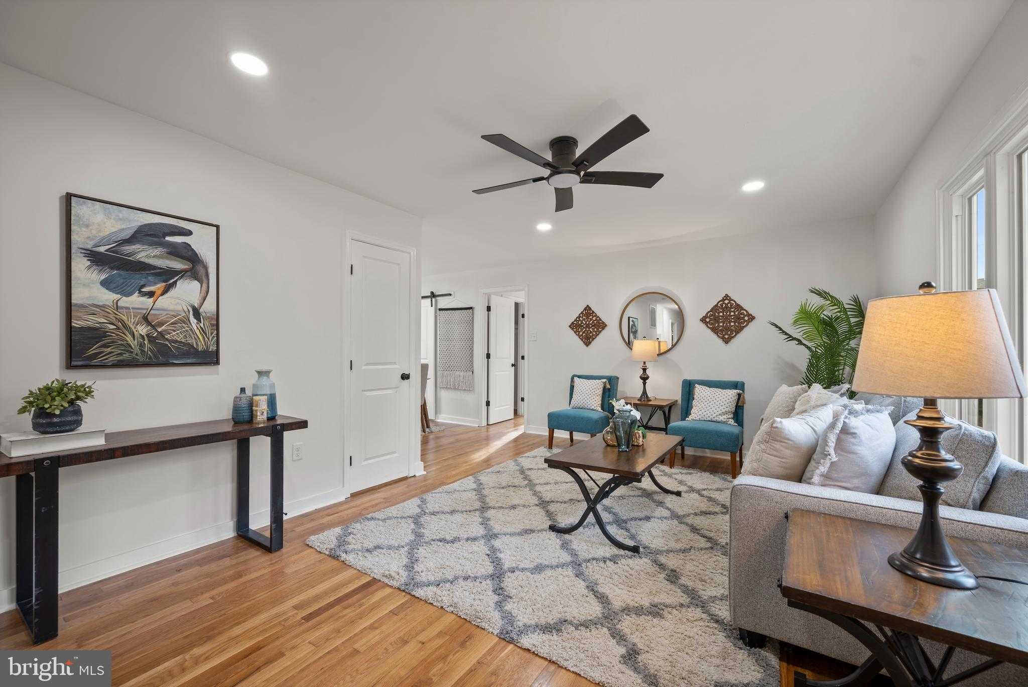 304 Hadaway Dr photo 2