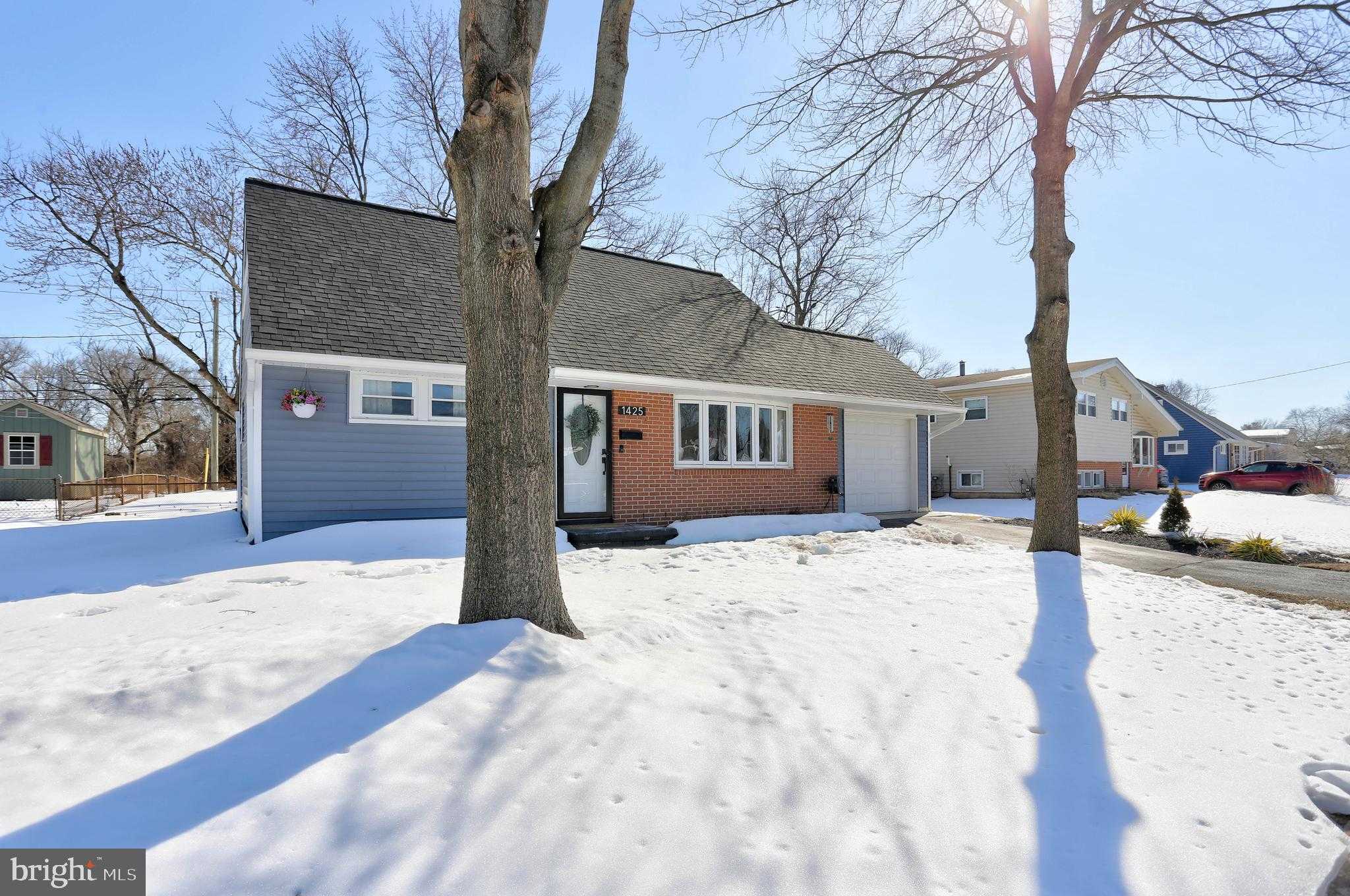 1425 Oakdale Rd photo 2