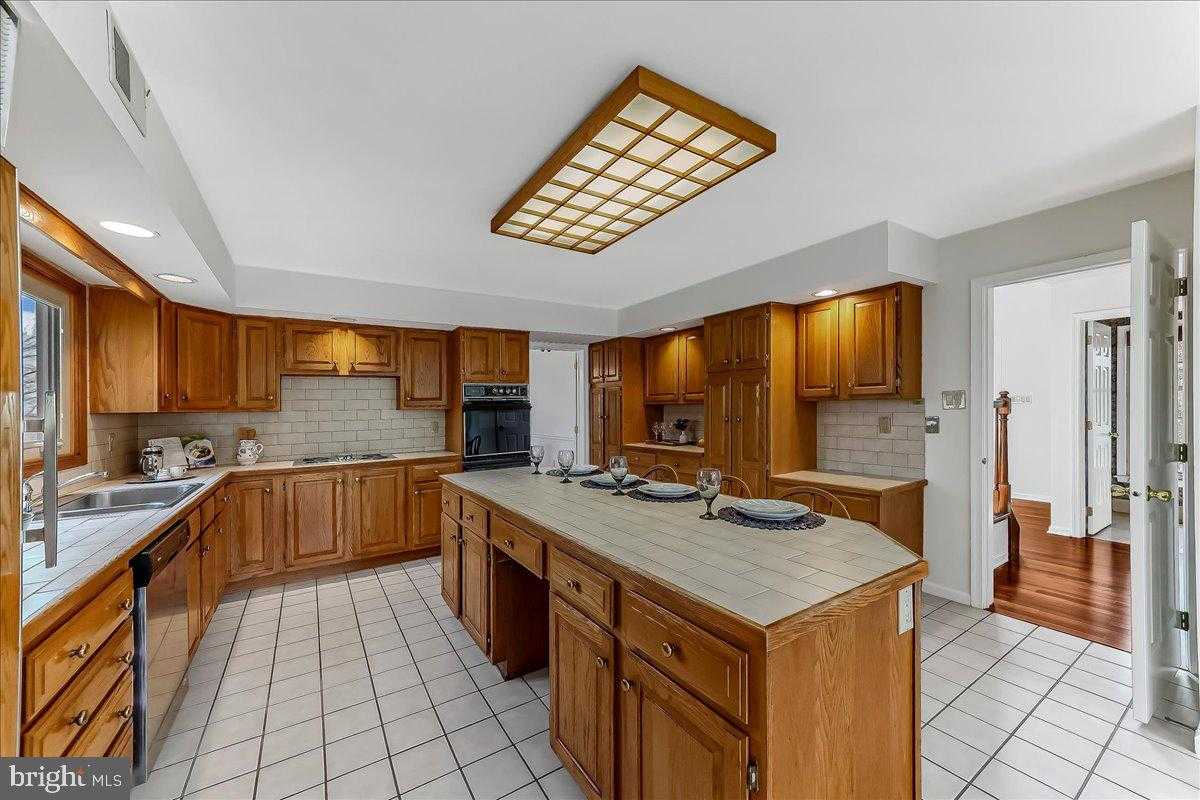 971 Derring Ln photo 16