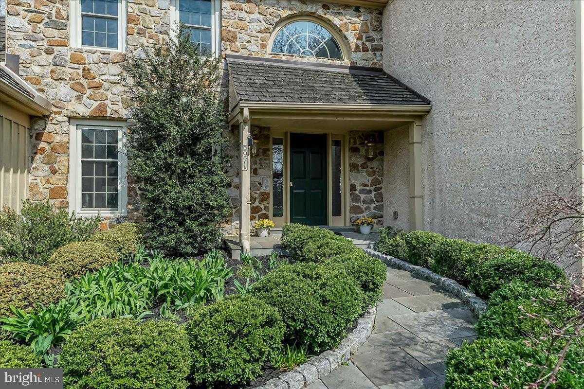 971 Derring Ln photo 2