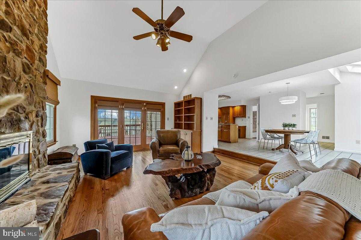 971 Derring Ln photo 21