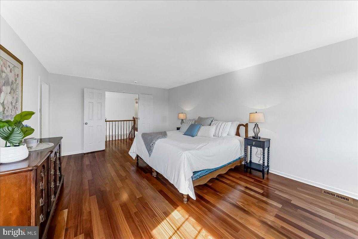 971 Derring Ln photo 27