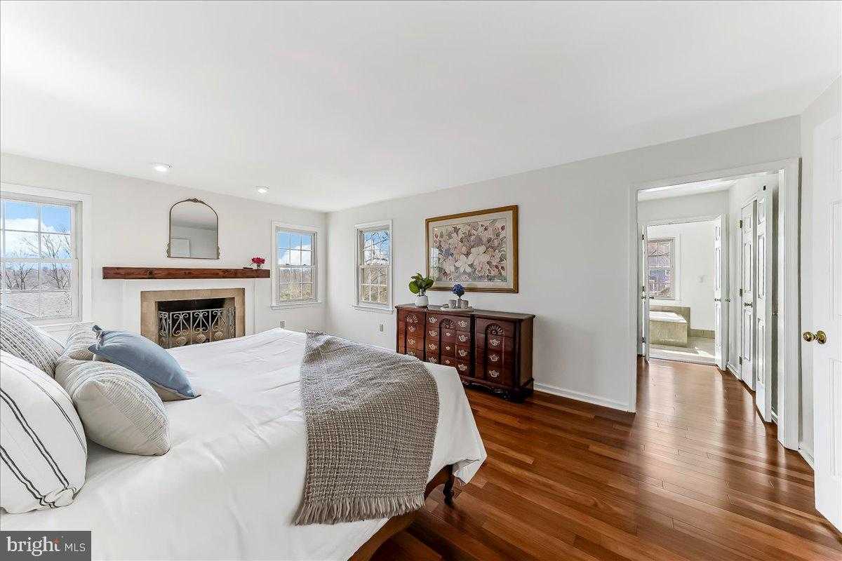 971 Derring Ln photo 29