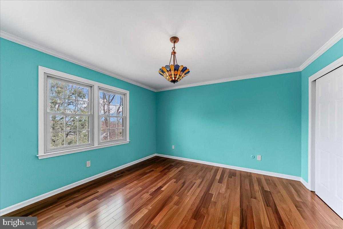 971 Derring Ln photo 32