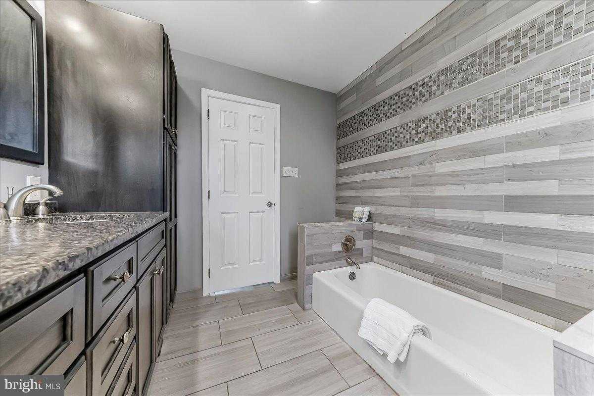 971 Derring Ln photo 35