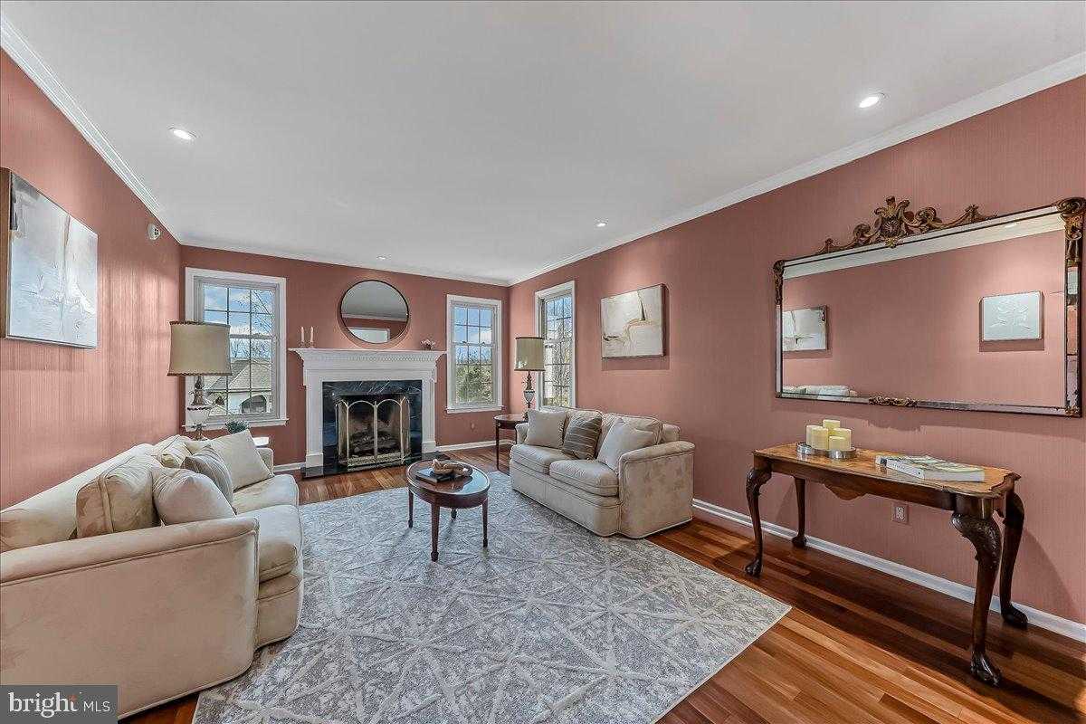 971 Derring Ln photo 8