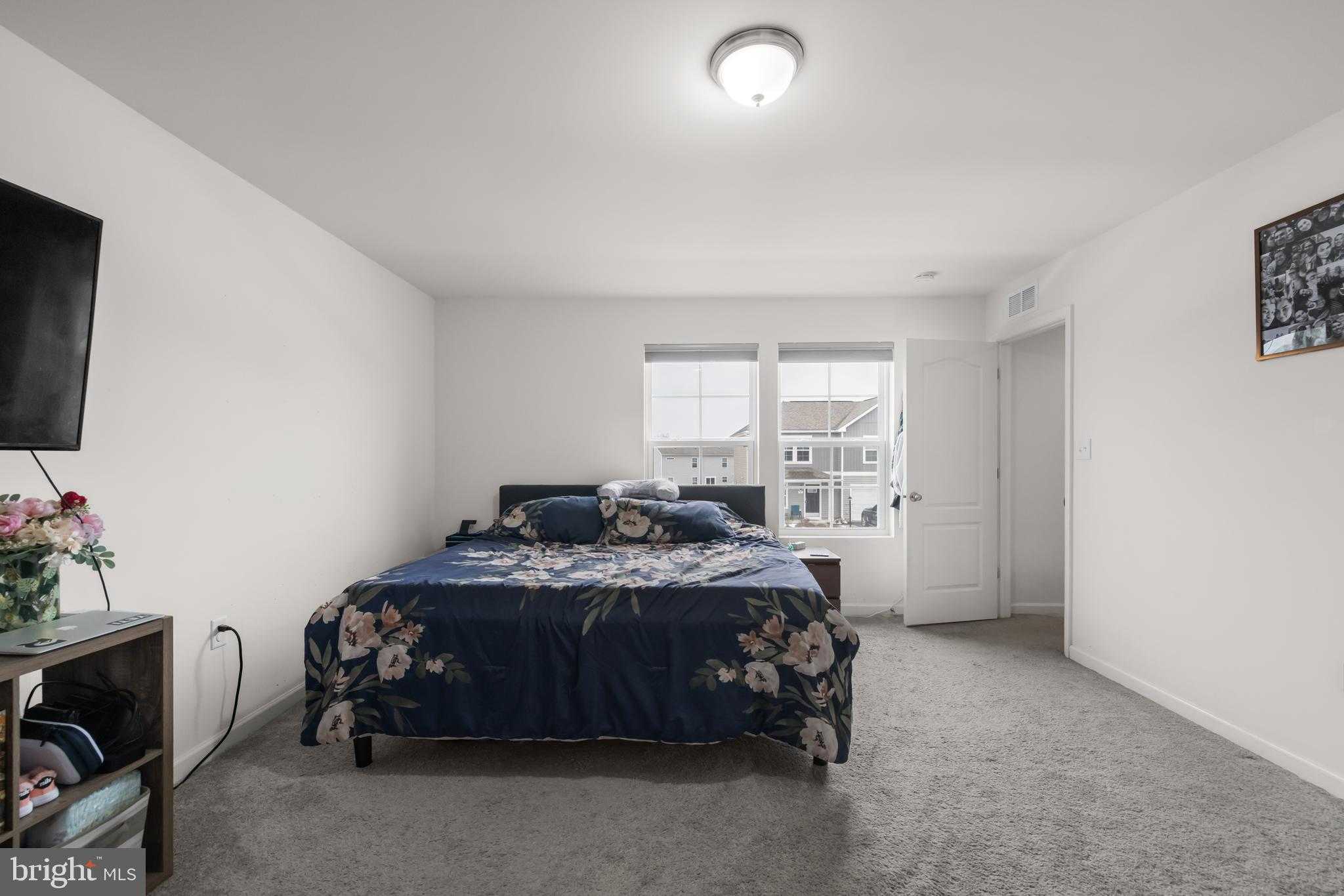 101 Tundra CT photo 14