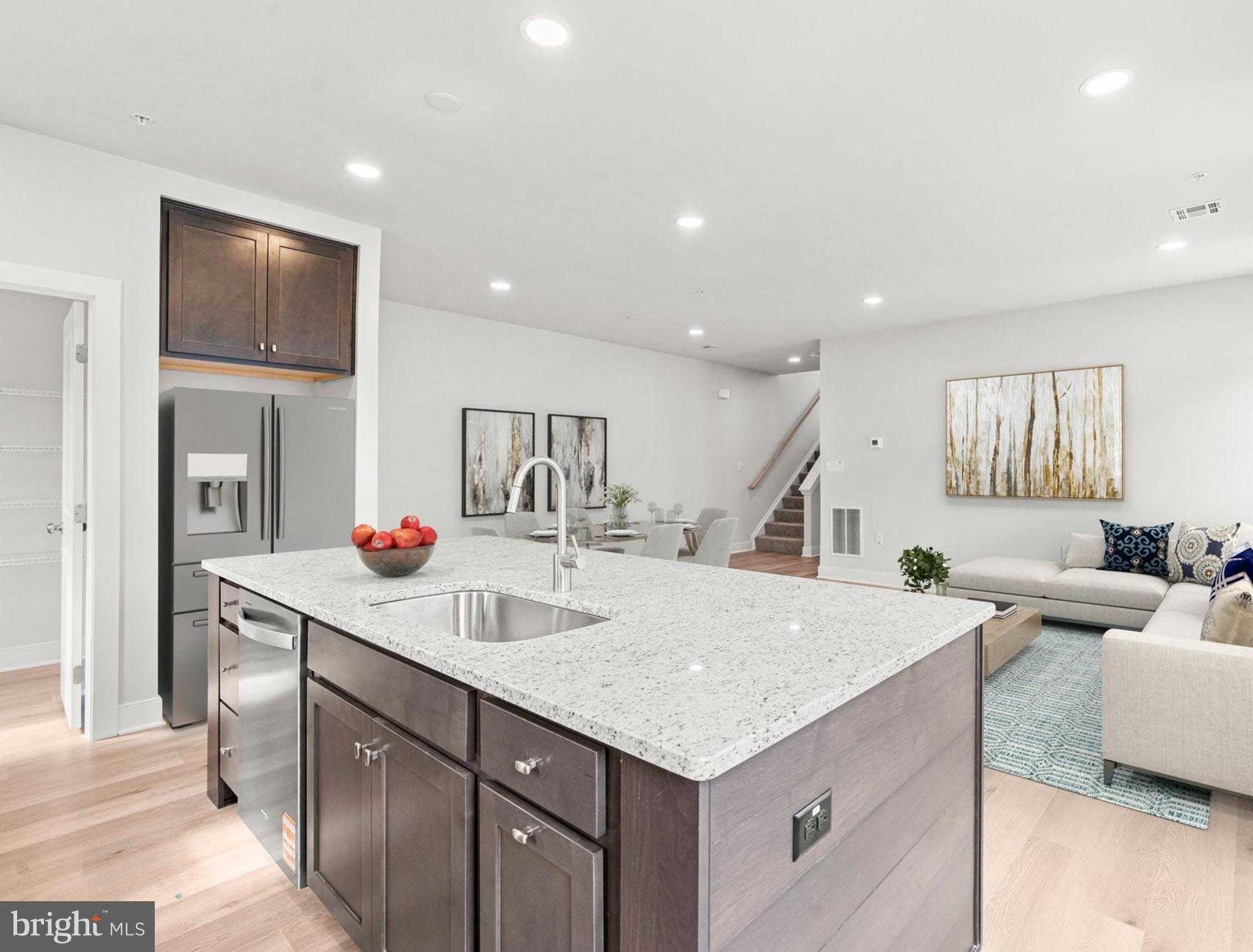 33 Seover Way photo 5