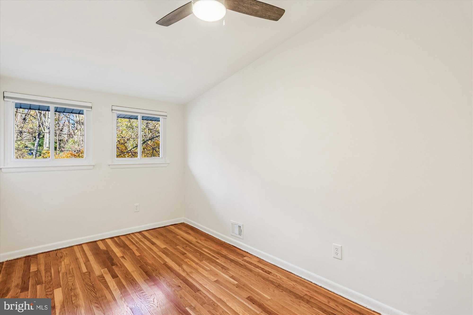 420 Lamberton Dr photo 21