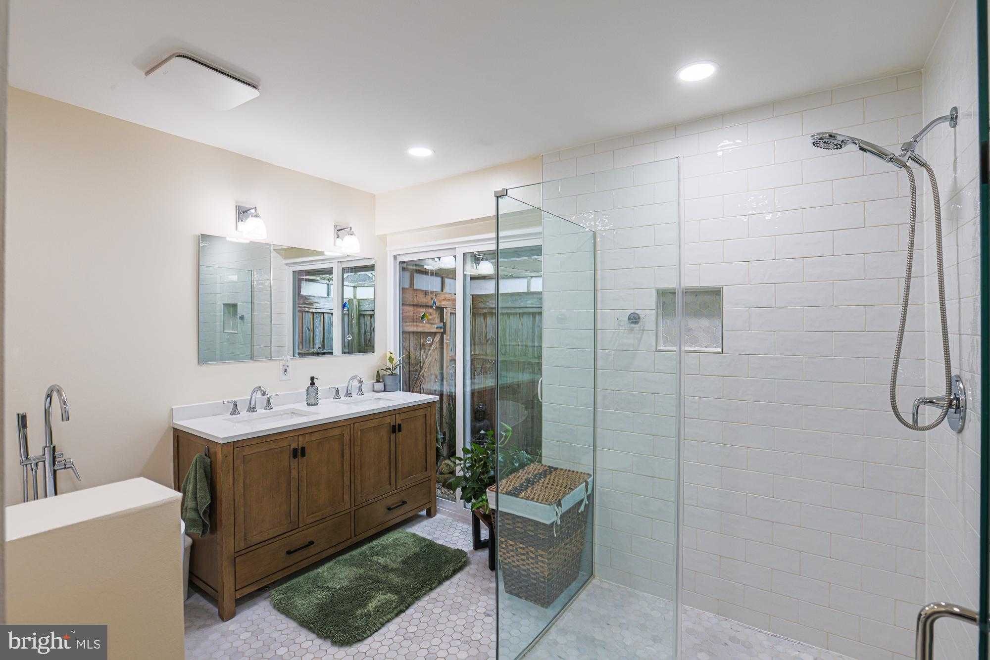 2919 Stonybrook Dr photo 17