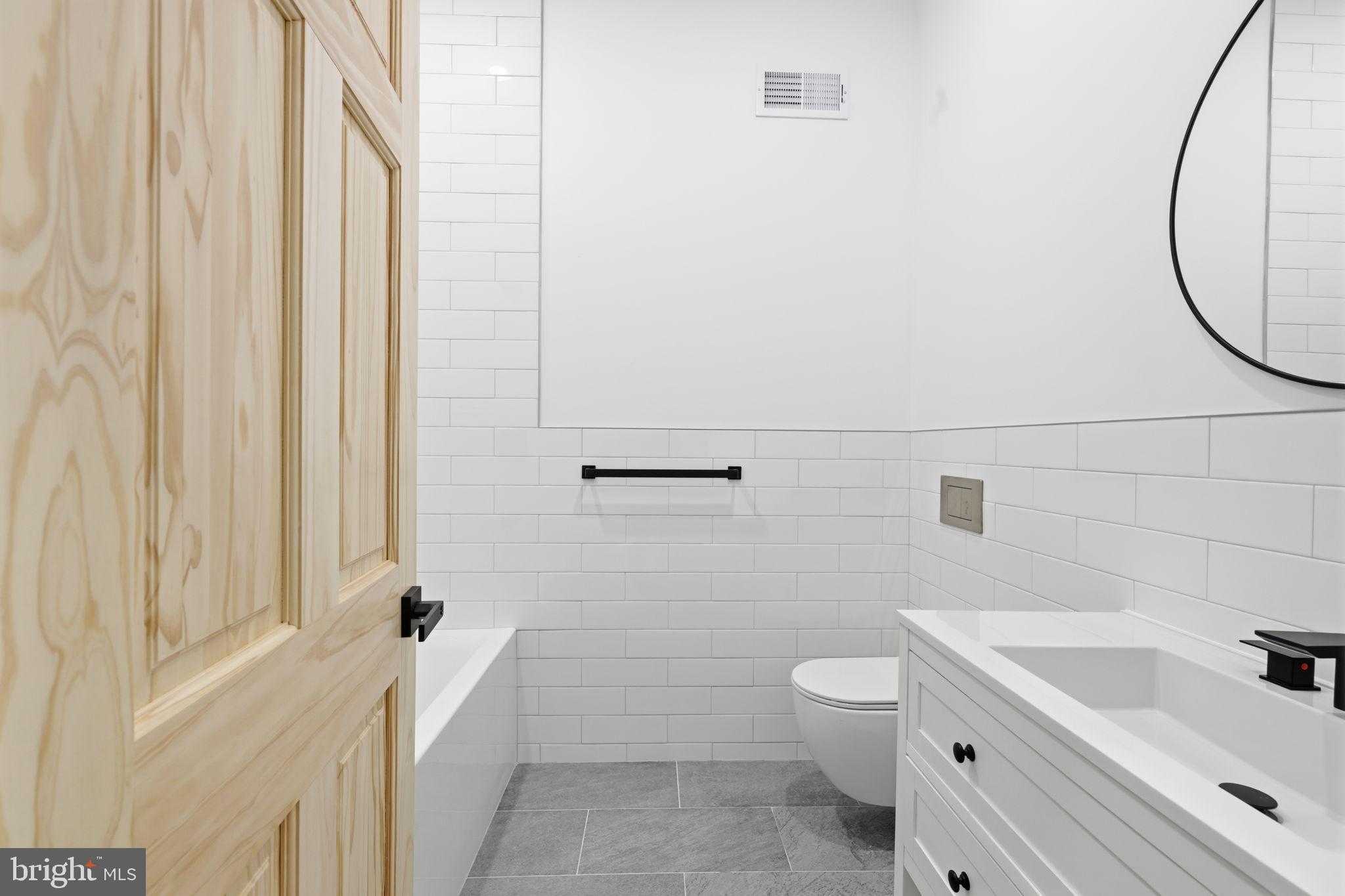 458 W Earlham Ter photo 21