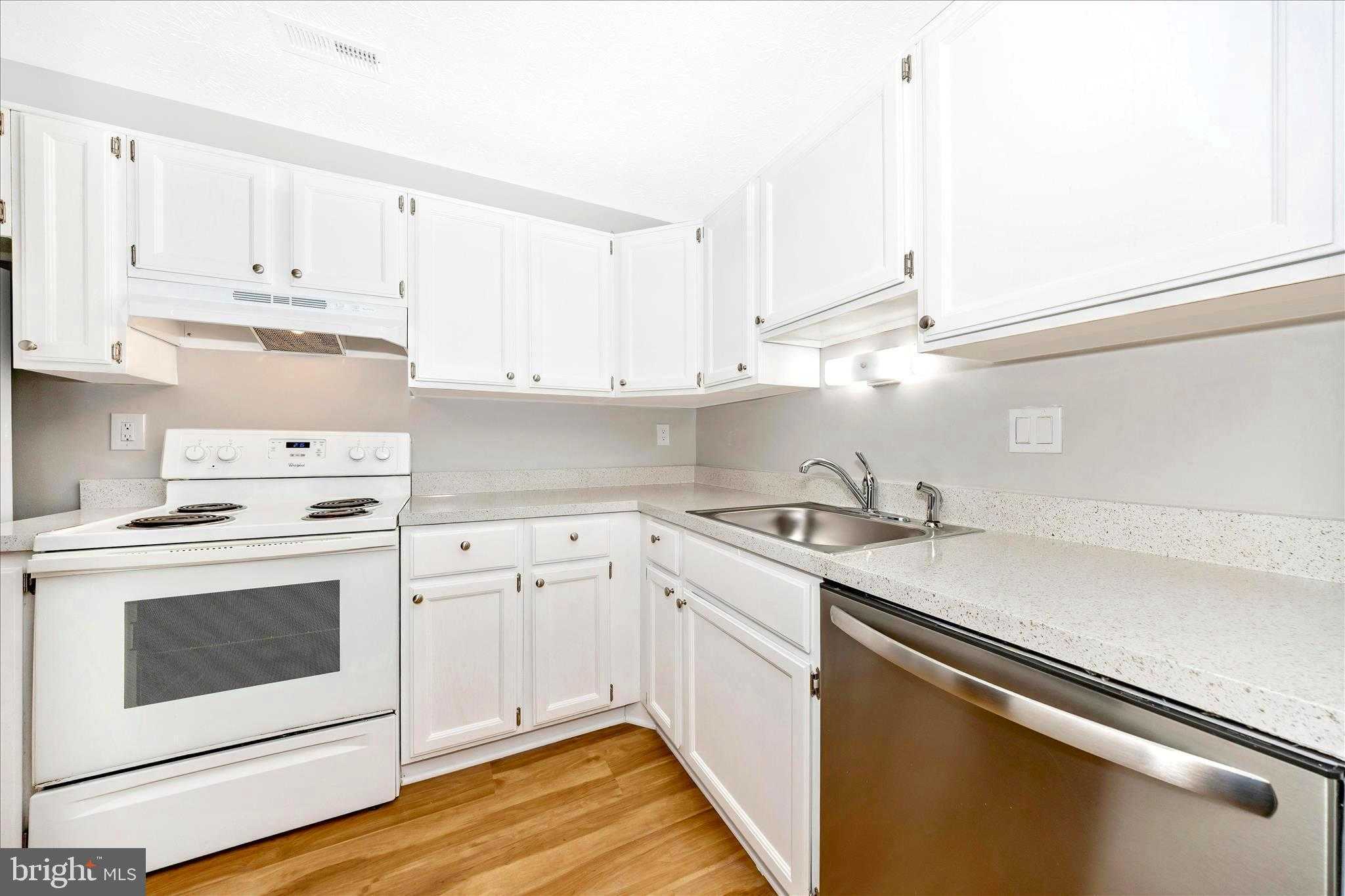 2137 Wainwright CT Unit 1b photo 17