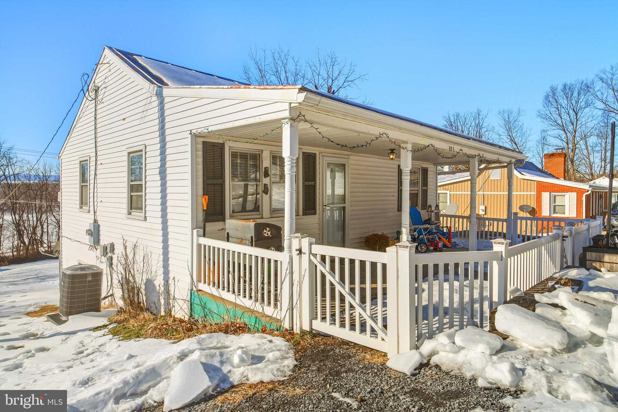 353 Turkey Knob Rd photo 2