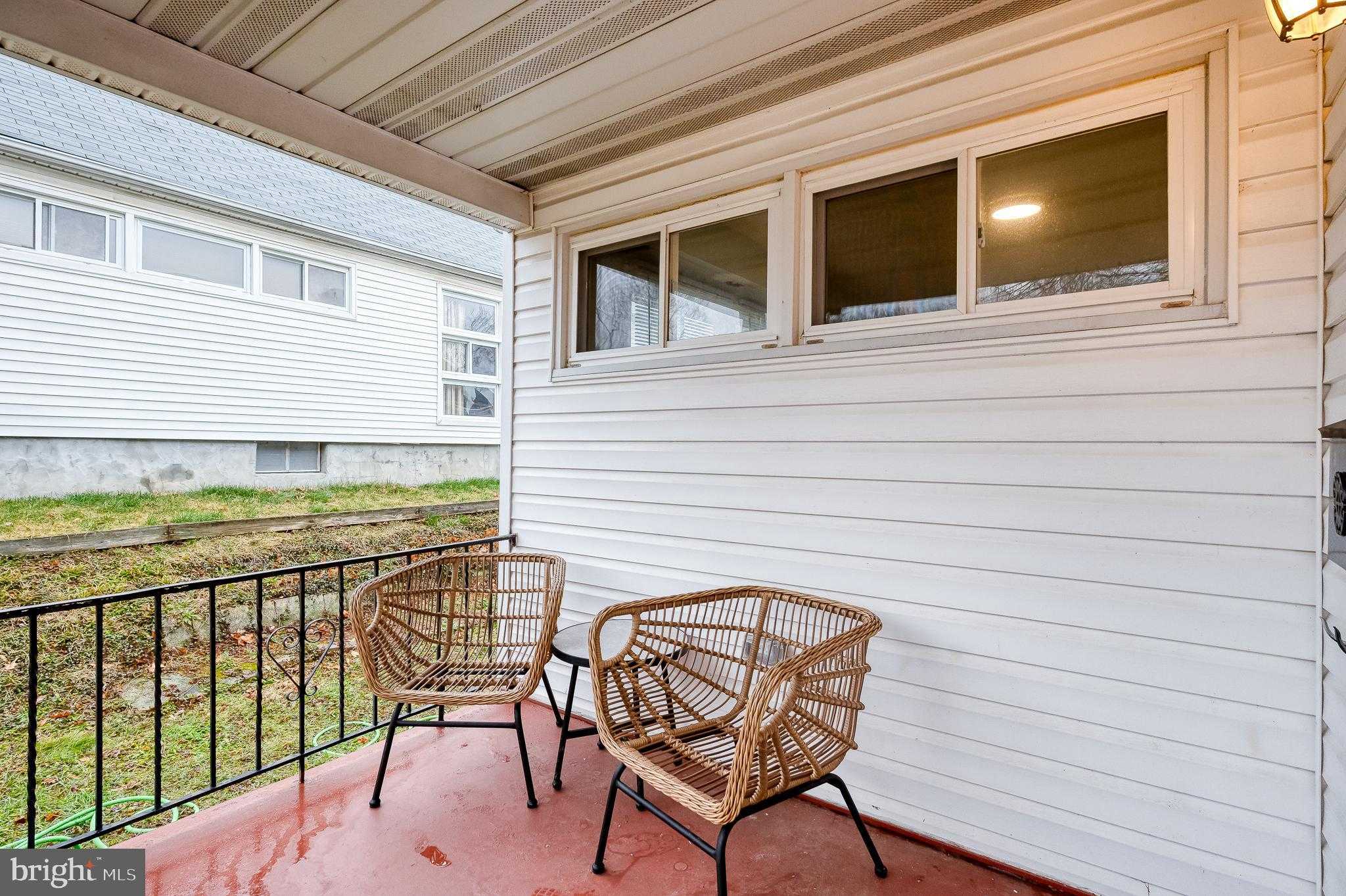 5709 Anthony Ave photo 2