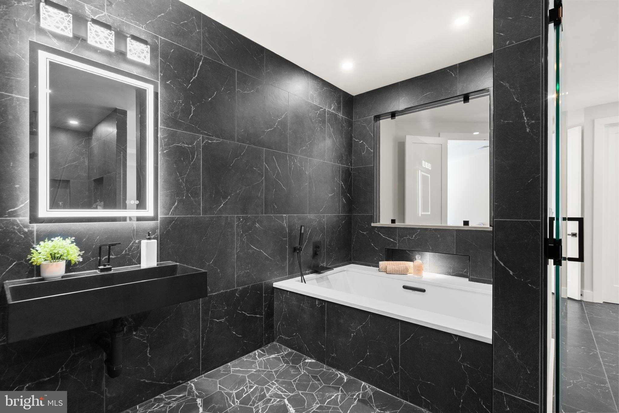 5524 Summit St photo 48