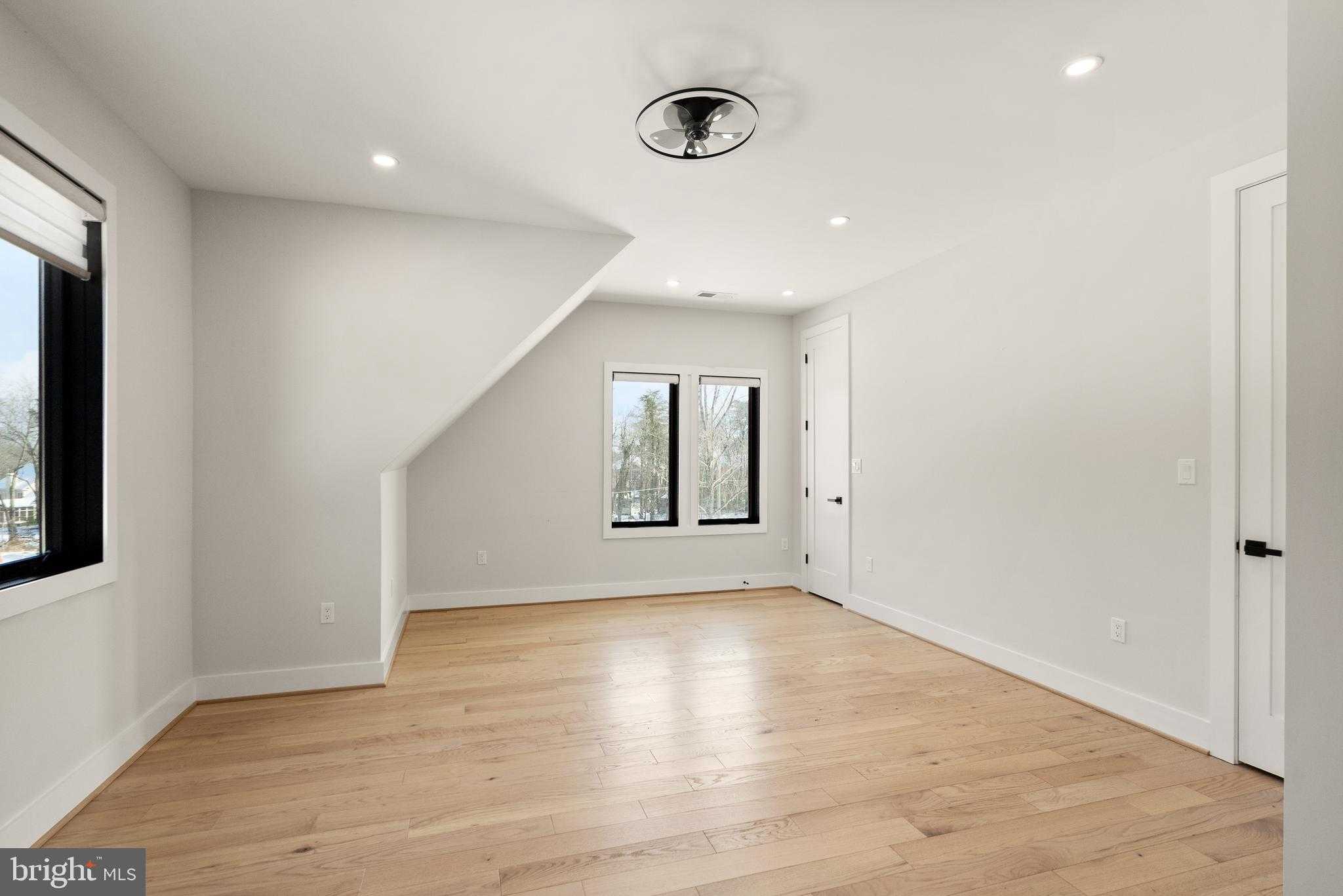 5524 Summit St photo 59