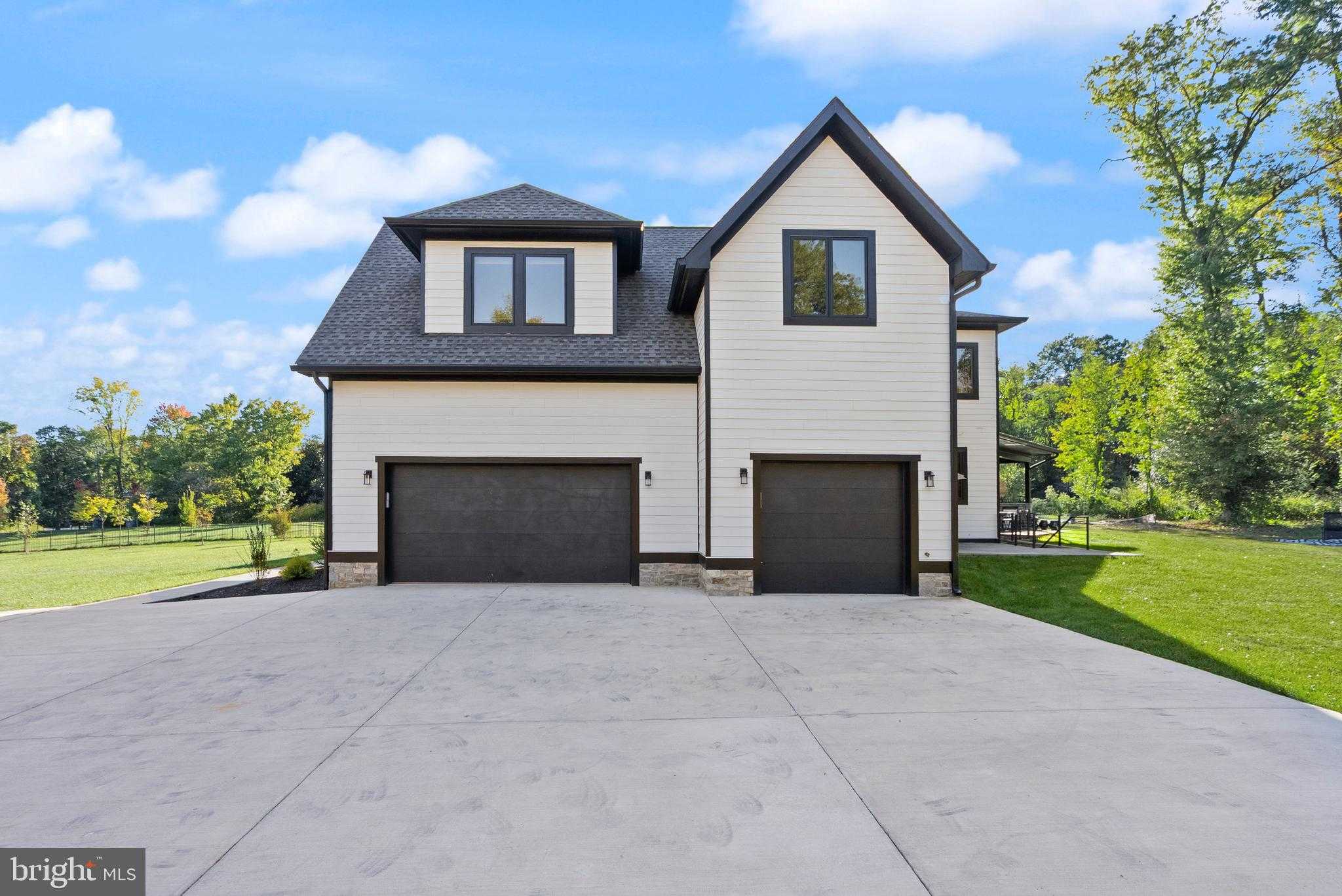 5524 Summit St photo 6