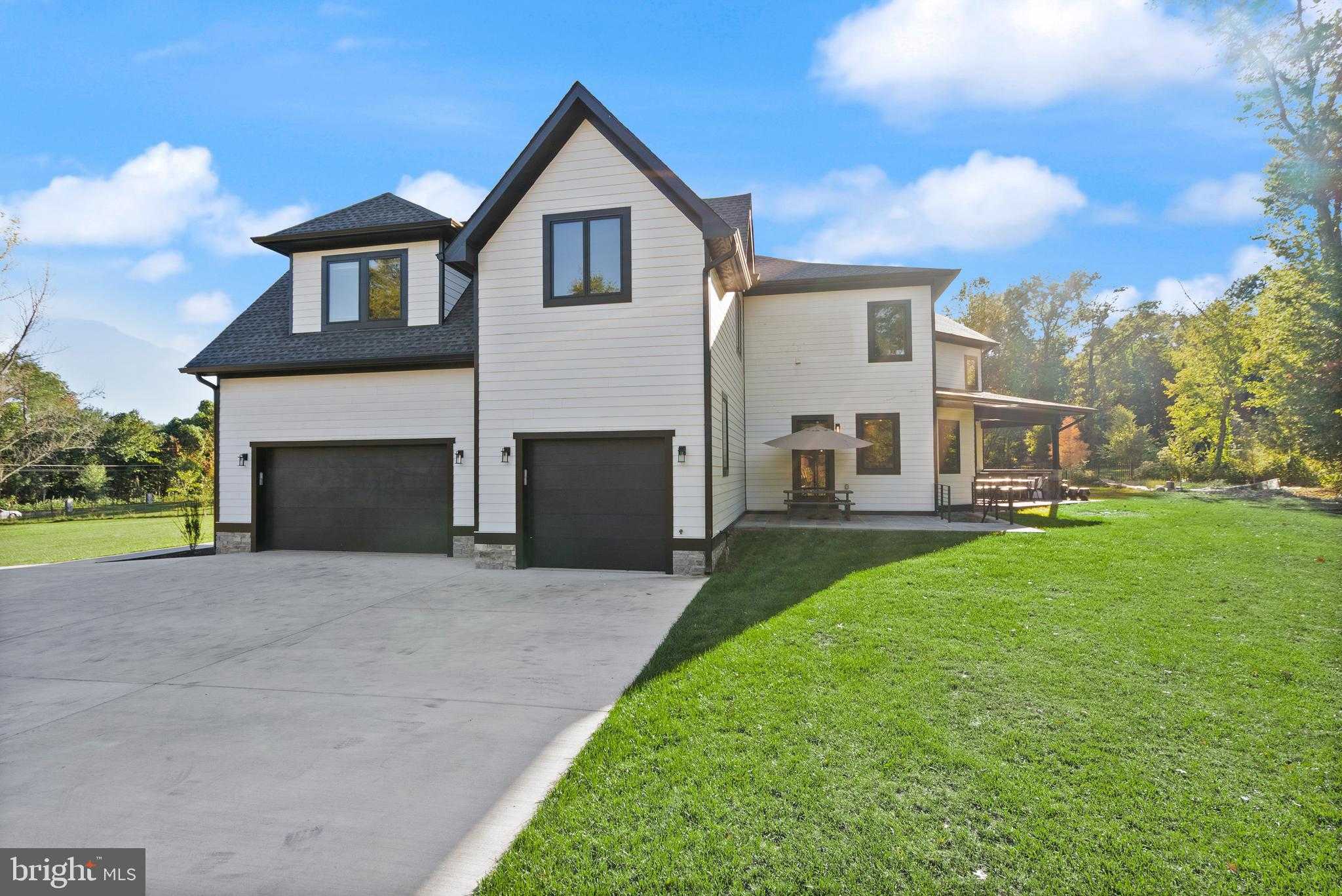 5524 Summit St photo 7