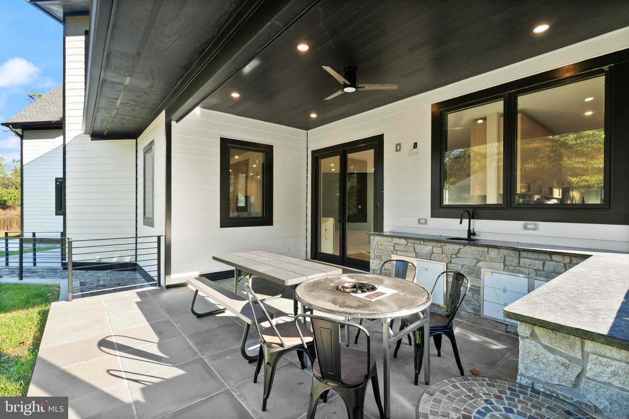 5524 Summit St photo 85