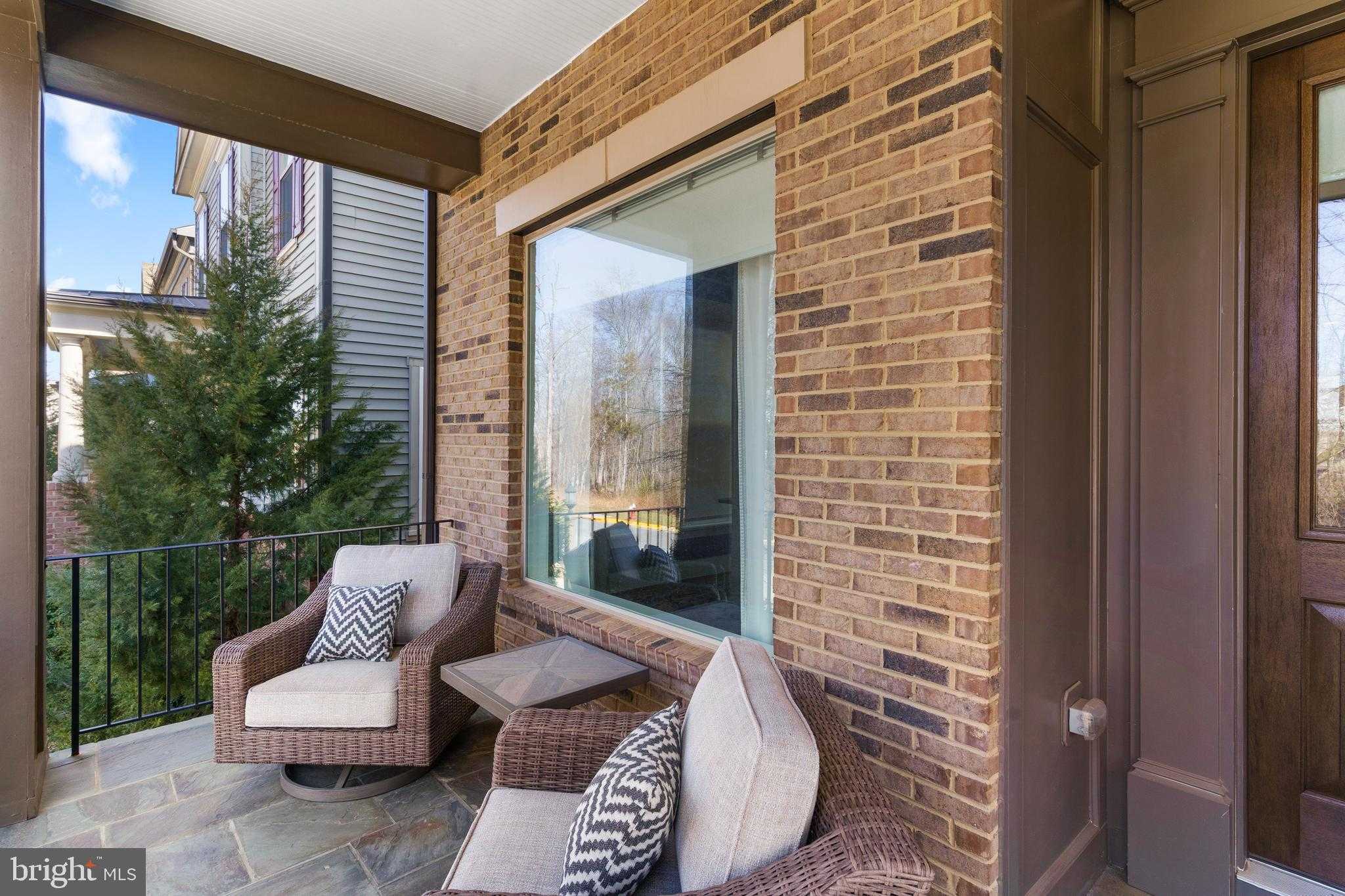 22920 Bubbling Brook Dr photo 3