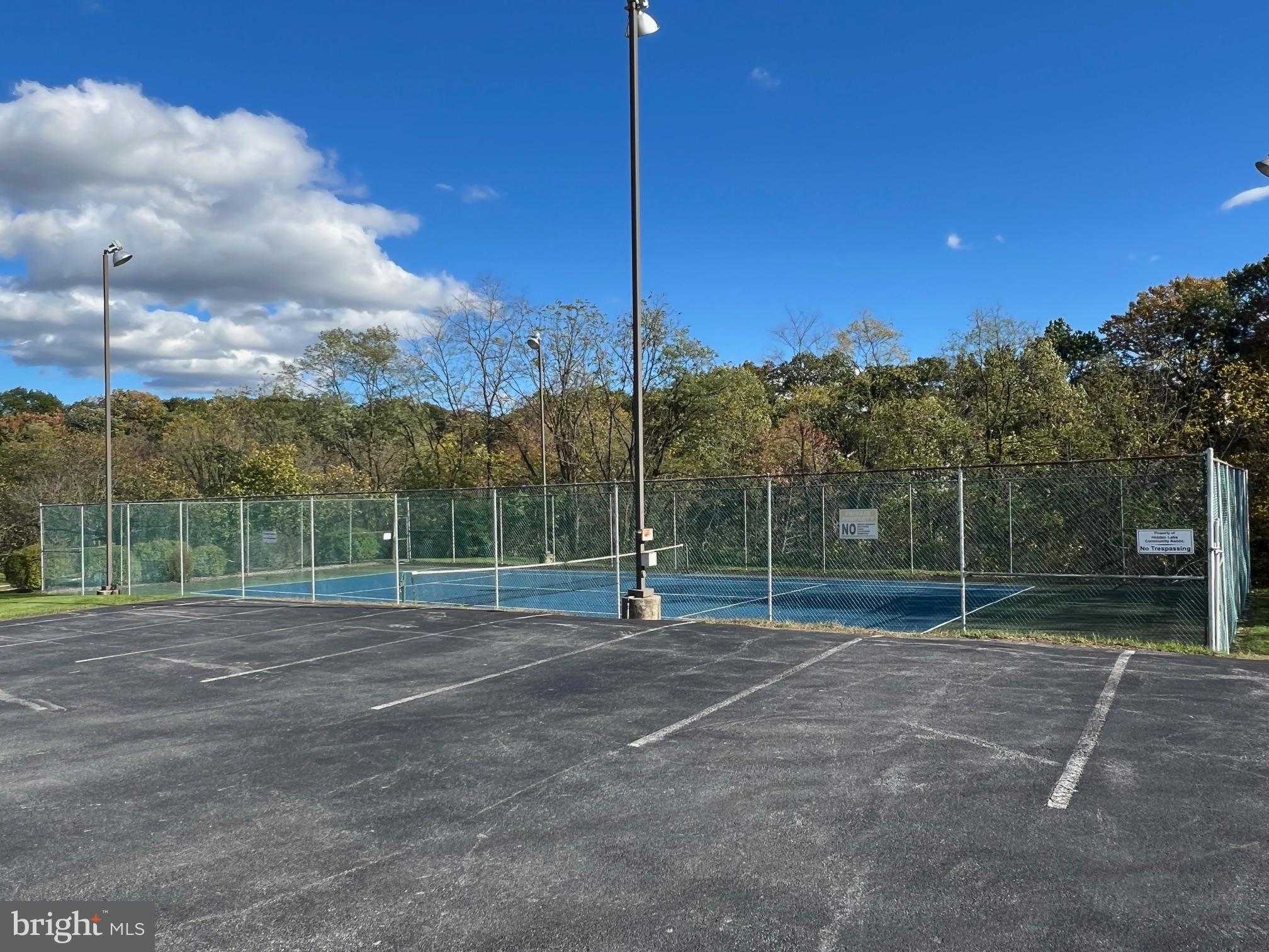 5807 Hidden Lake Dr photo 25