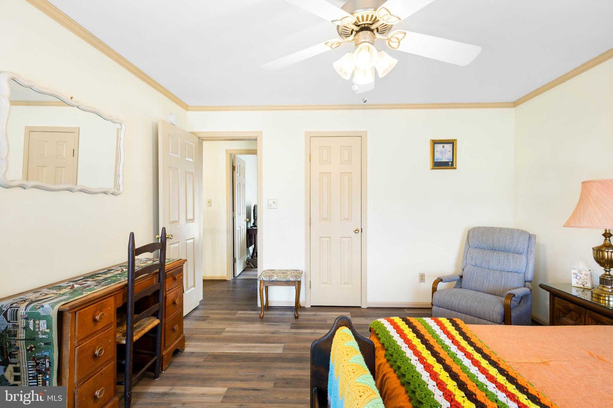 144 Essex Pl photo 22