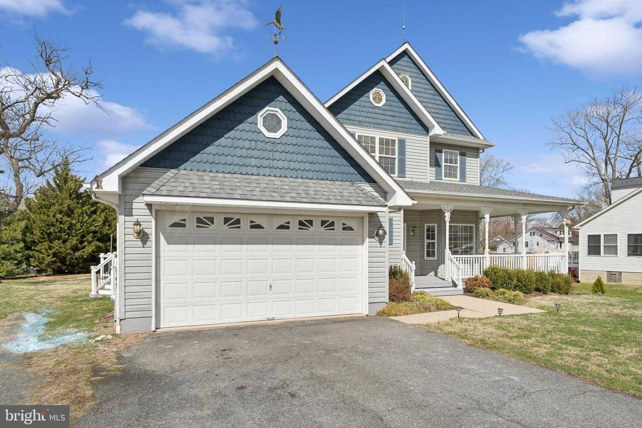 402 Linden Ave photo 2