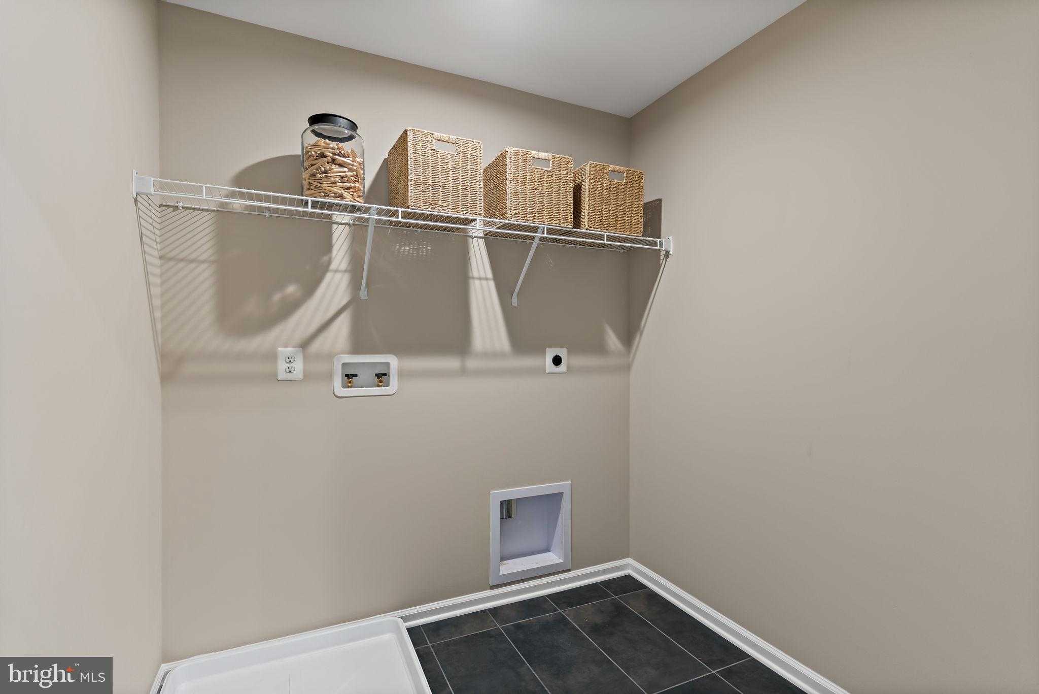 Fontana Cir photo 28