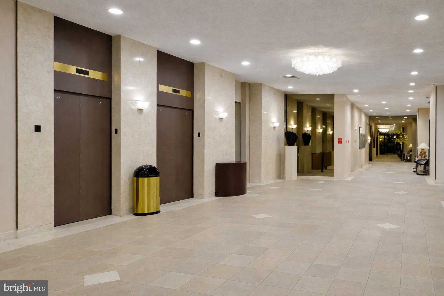 250 S Reynolds St Apt 502 photo 2