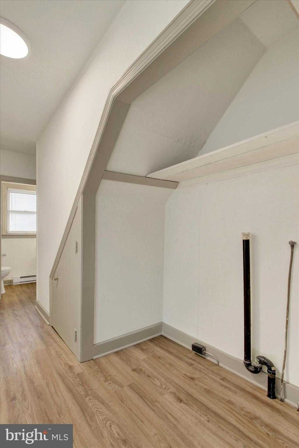 405 W King St photo 14