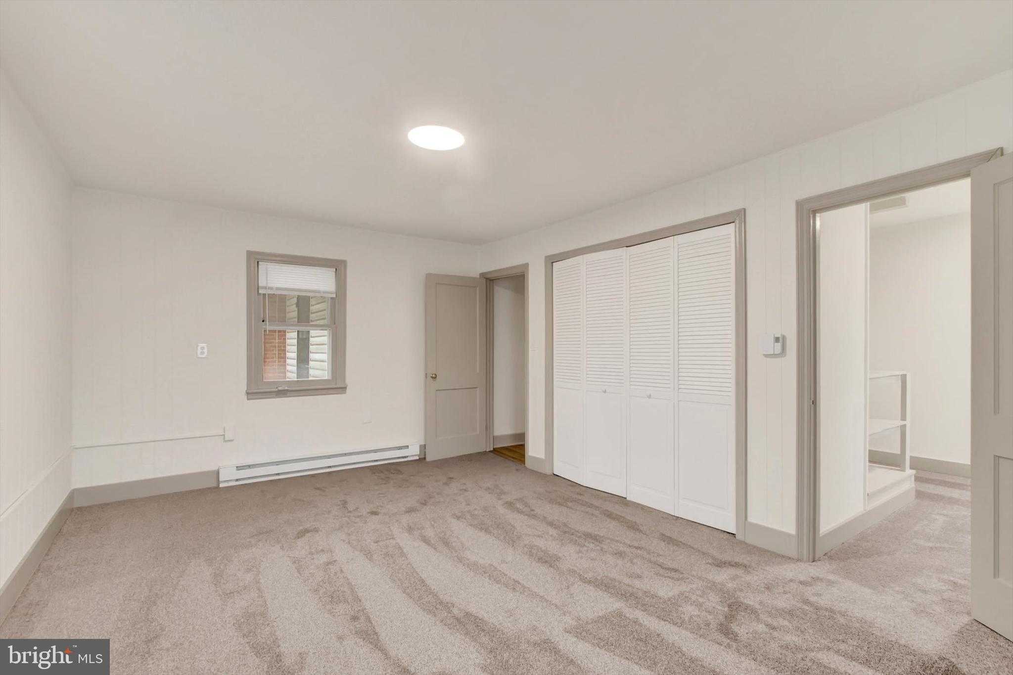 405 W King St photo 20