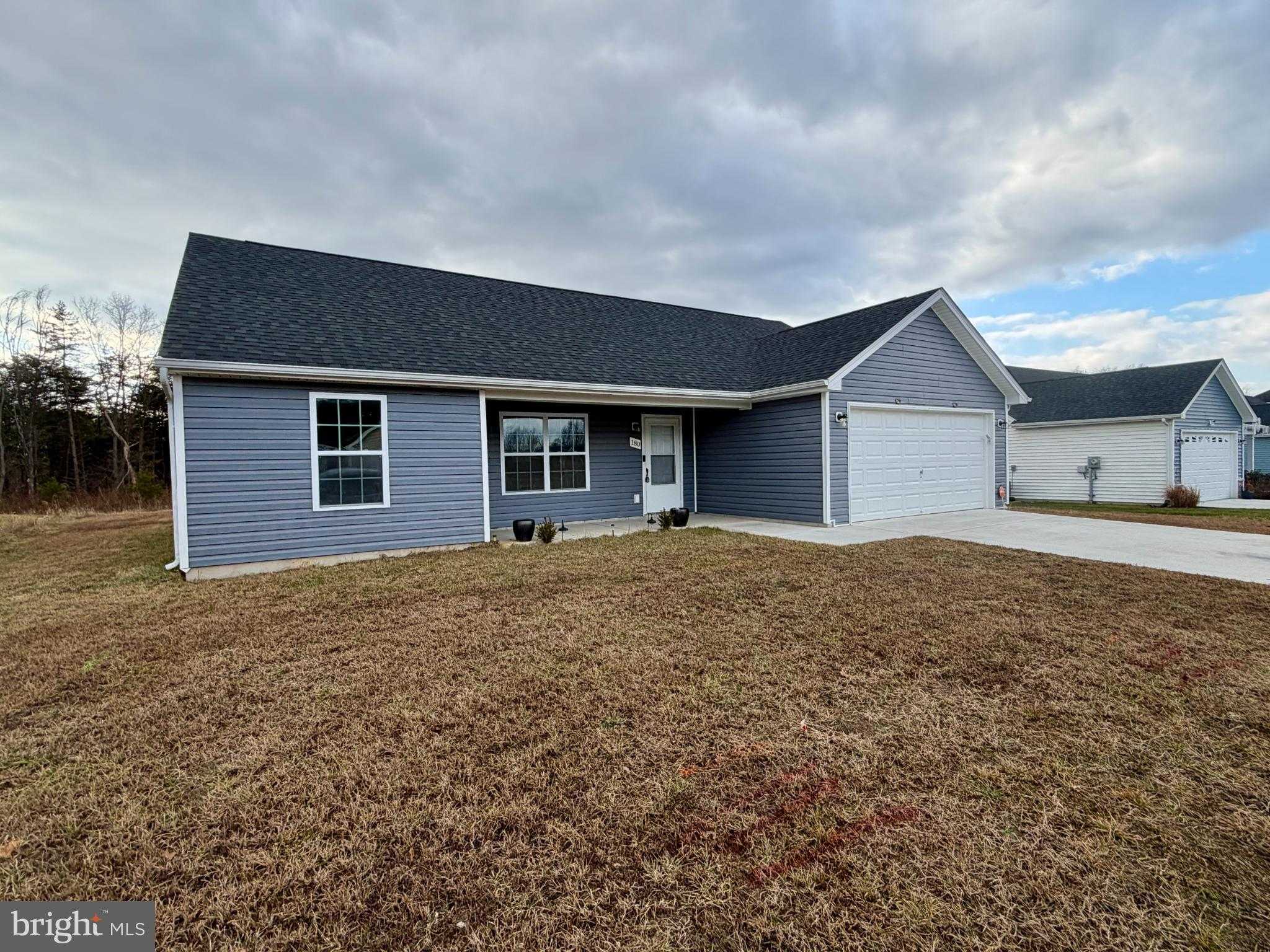 180 Sanibel Way photo 2