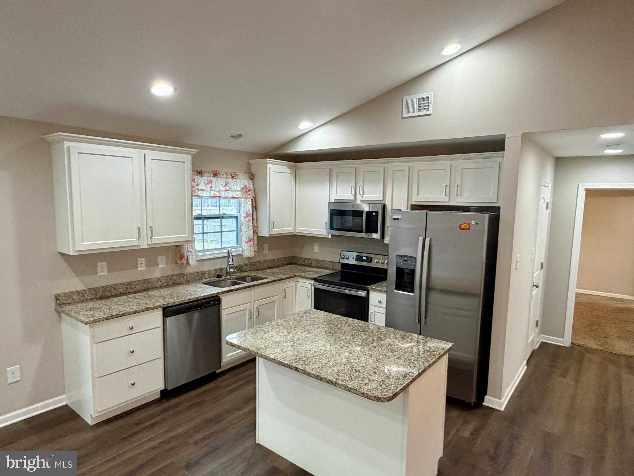 180 Sanibel Way photo 8