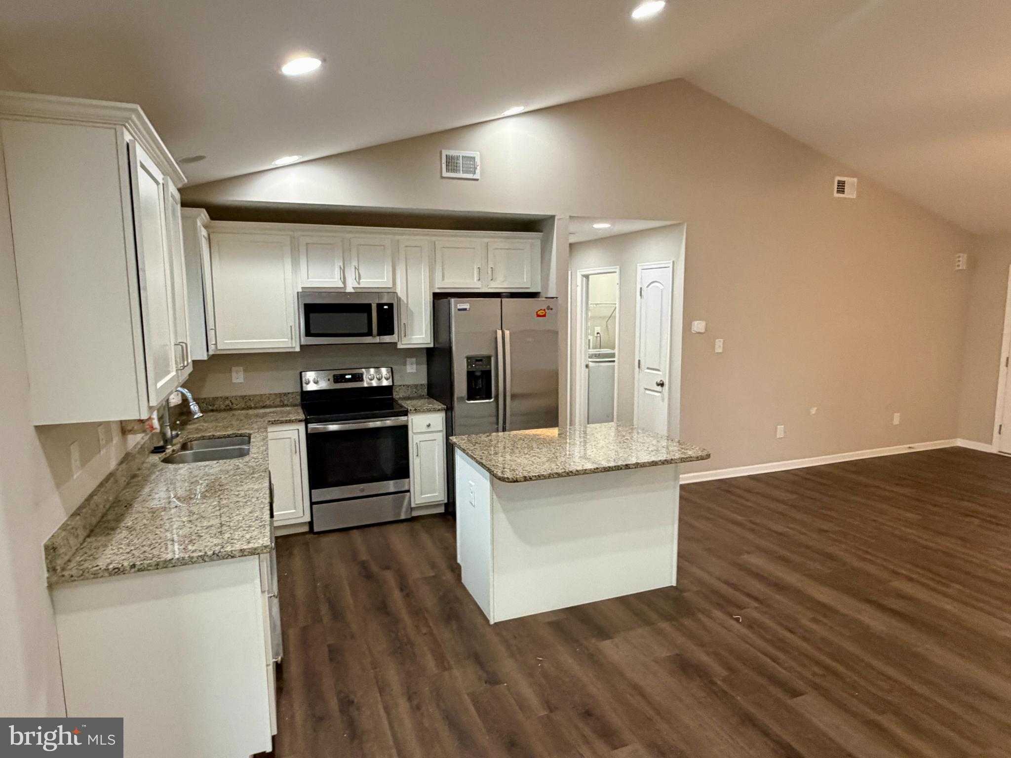 180 Sanibel Way photo 9